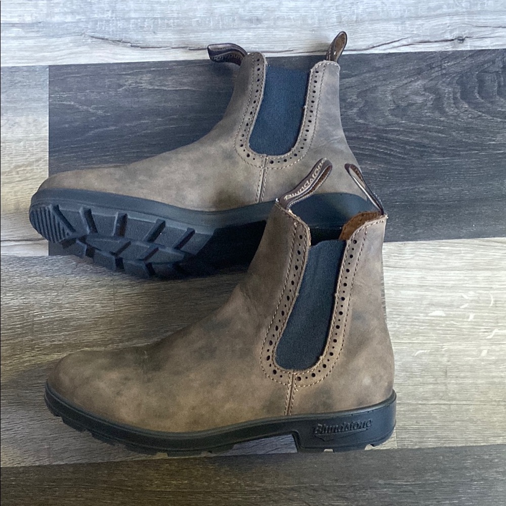 Women’s Blundstone Brown and Black Chelsea Boots with Lug Sole